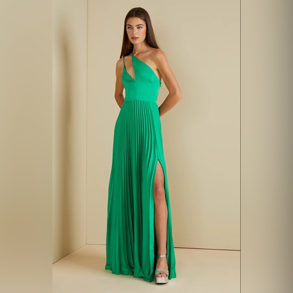 AMUR Vibrant Green Maxi Dress - www.antelopusenergy.com